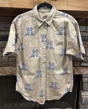 Men’s BARN FLY Khaki AOP Boots Short Sleeve Button Up Shirt Size M *B6